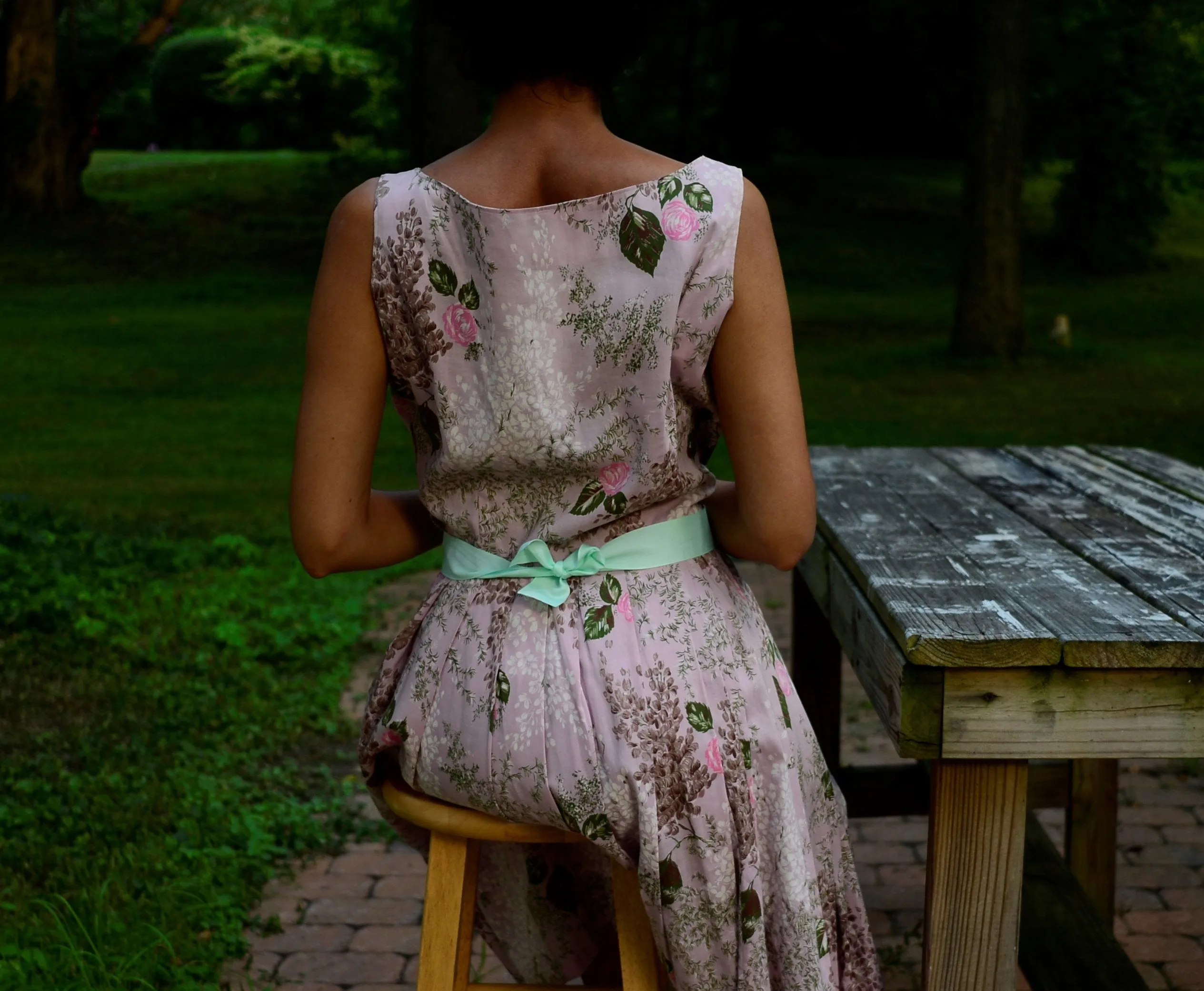 1950s cotton pink floral print pleated fit and flare dress // s-m-l // 32" waist