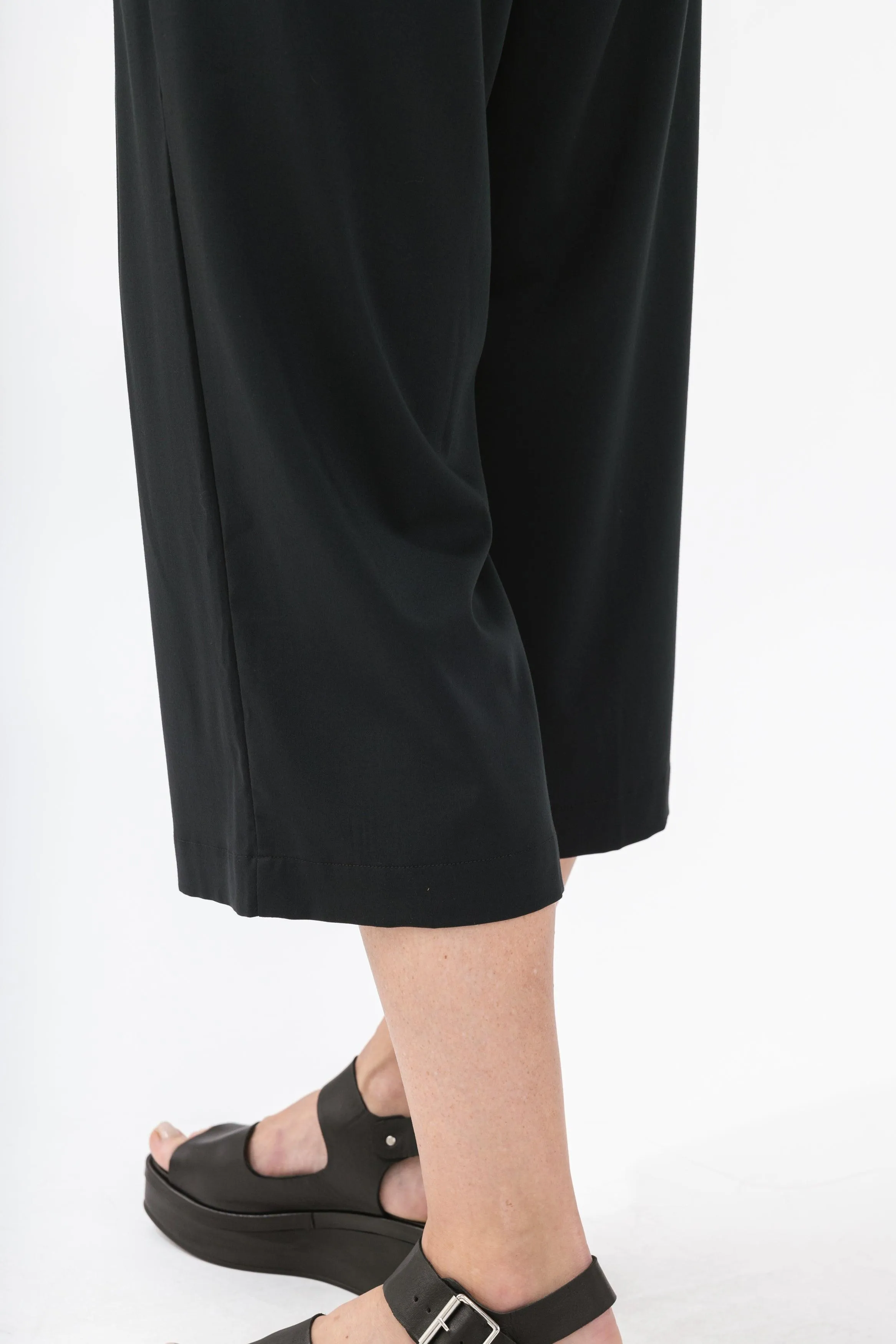 Bamboo Pleated Wide Cropped Pants