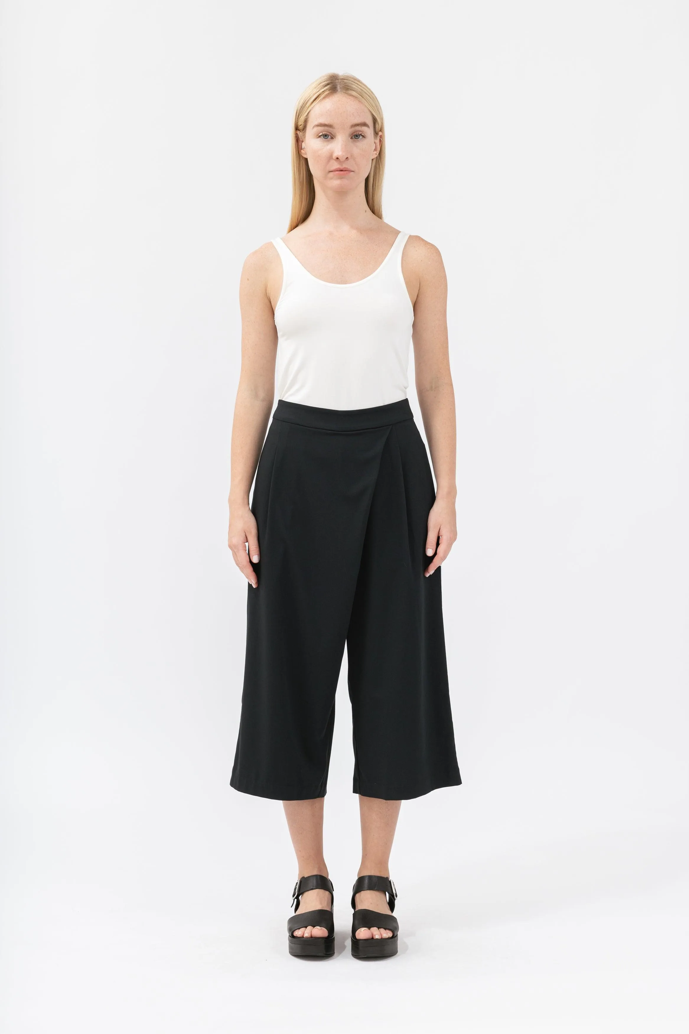 Bamboo Pleated Wide Cropped Pants