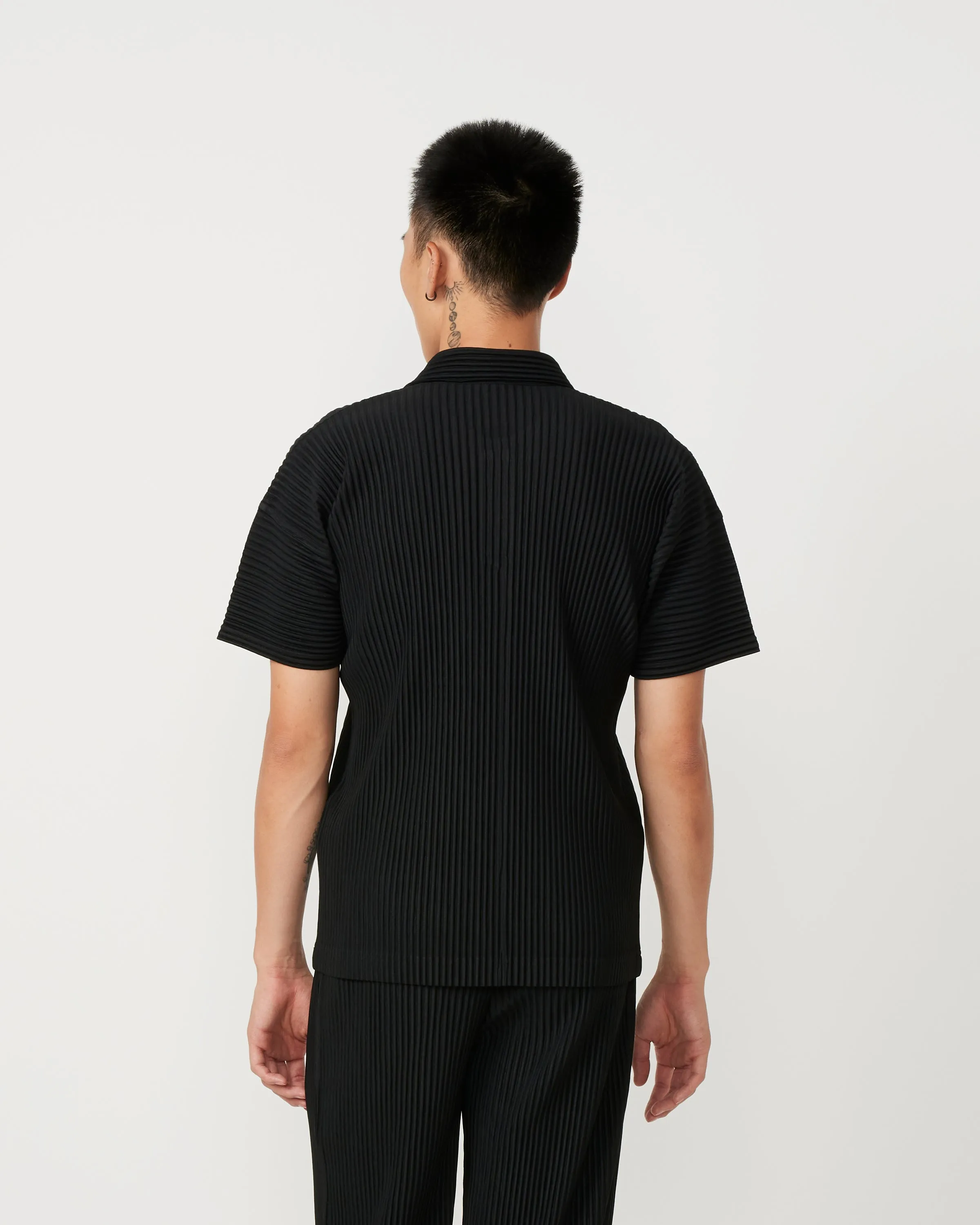 Basics Shirt in Black