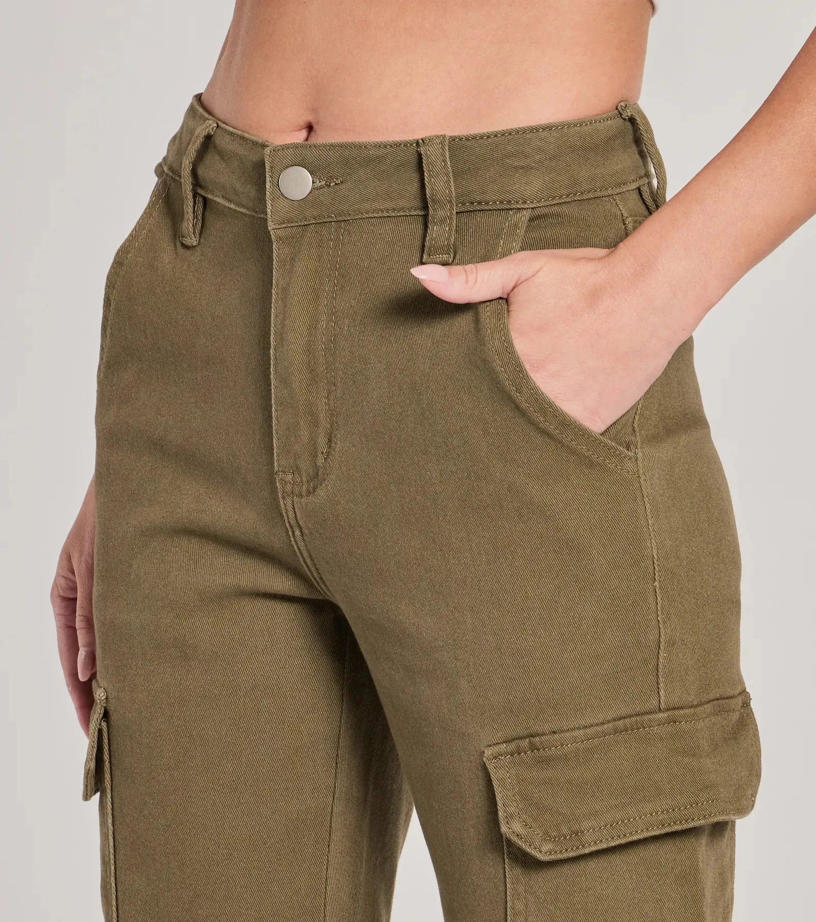 Casual Meets Stylish High-Rise Cargo Straight Leg Pants