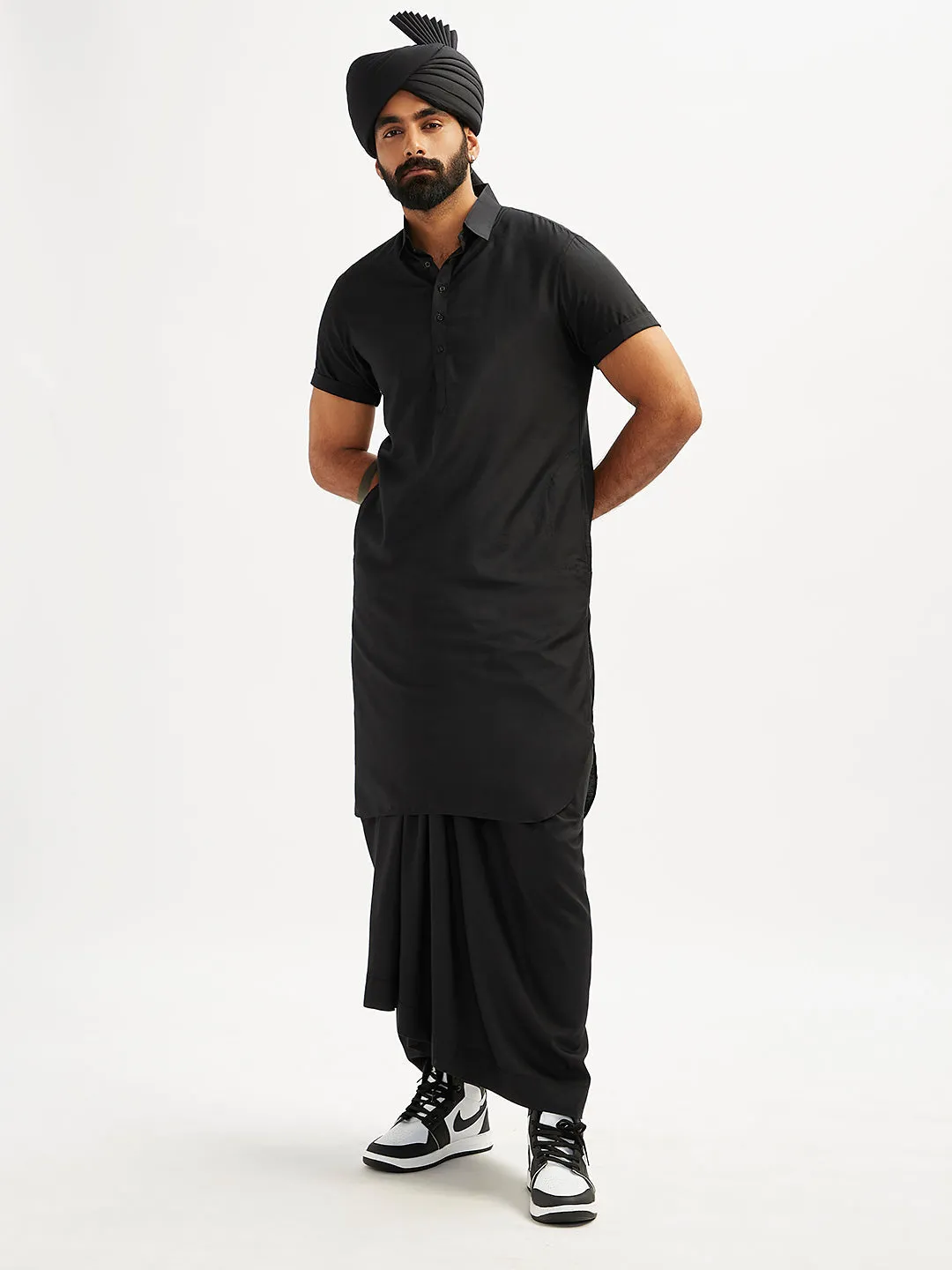 Jashvi Men's Black Viscose Kurta Lungi And Safa set