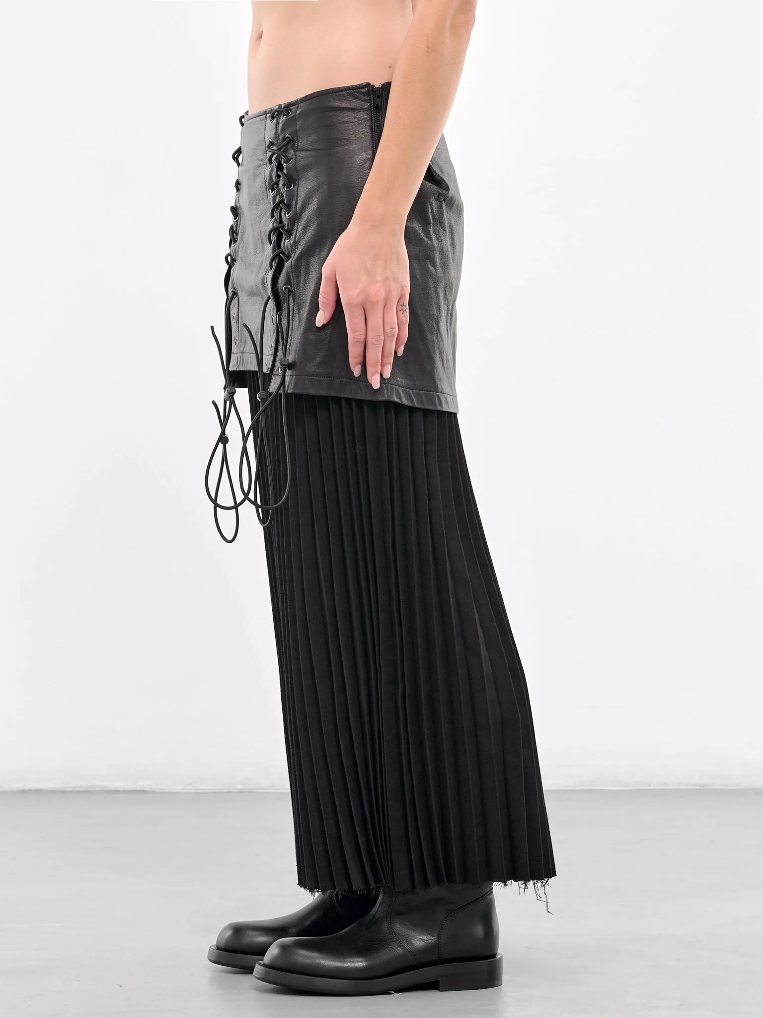 Lace-Up Detail Skirt (LO-S05-112-BLACK)