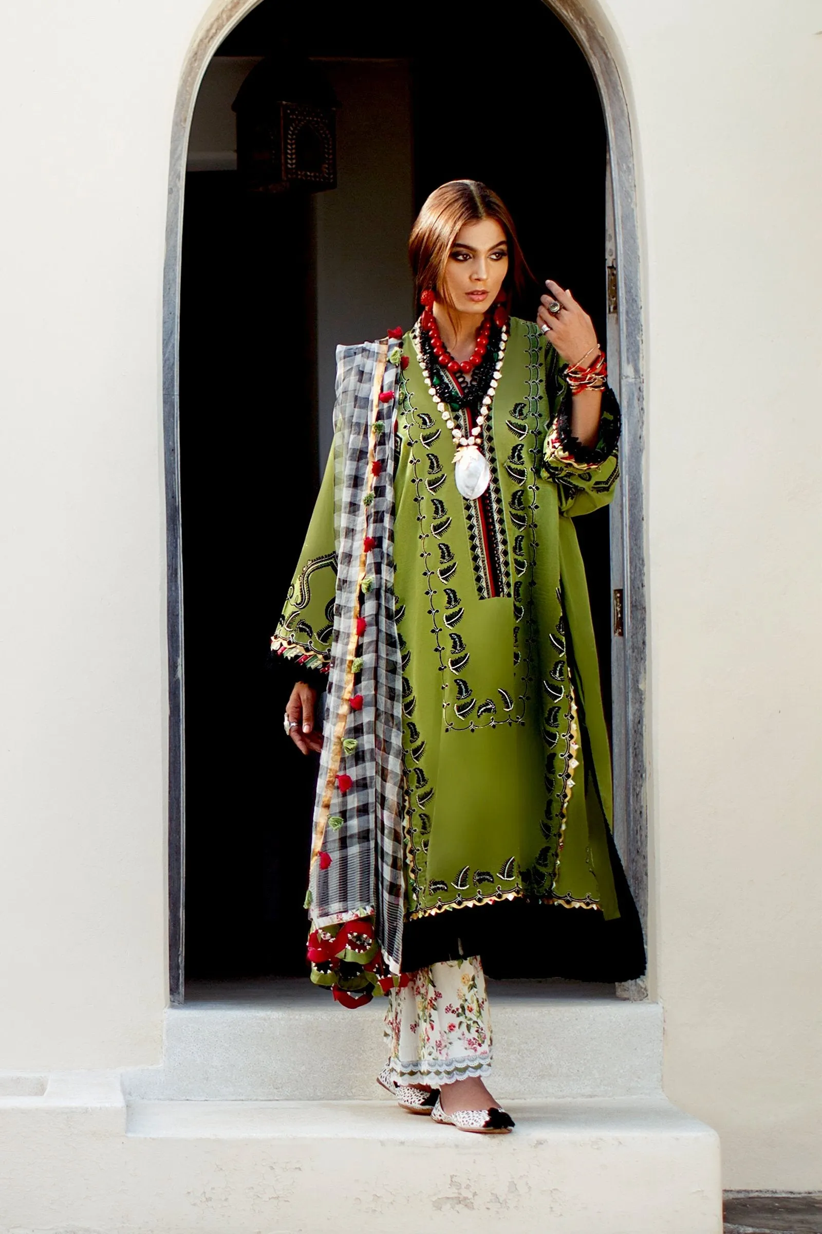 Élan Luxury Lawn Collection 2020 – EL-15 B (JOHARI)