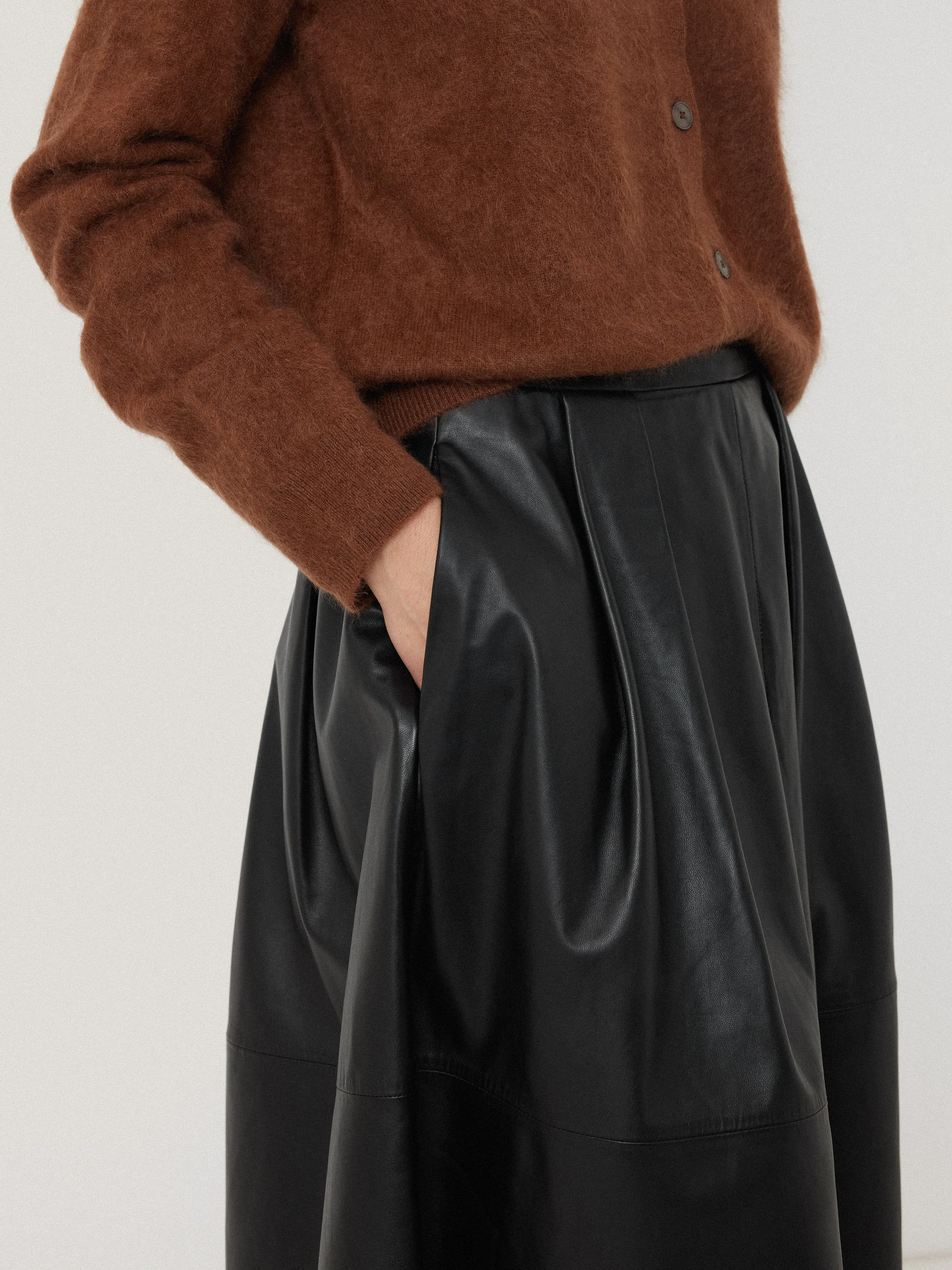 Leather Pleat Midi Skirt | Black