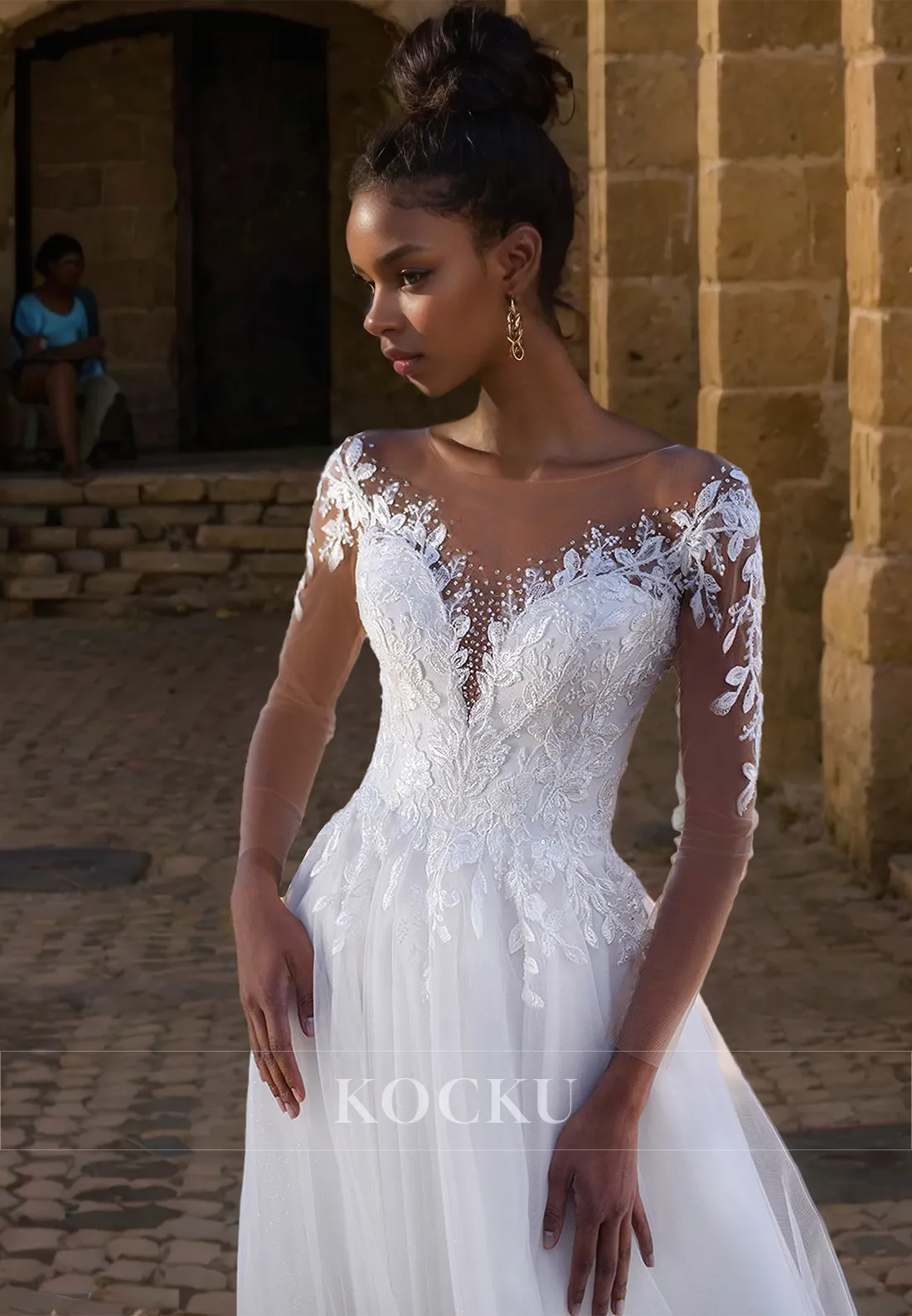 Long Sleeves A-Line Scoop Neck Train Beads Pleats Lace Wedding Dress with Appliques Bridal Gowns