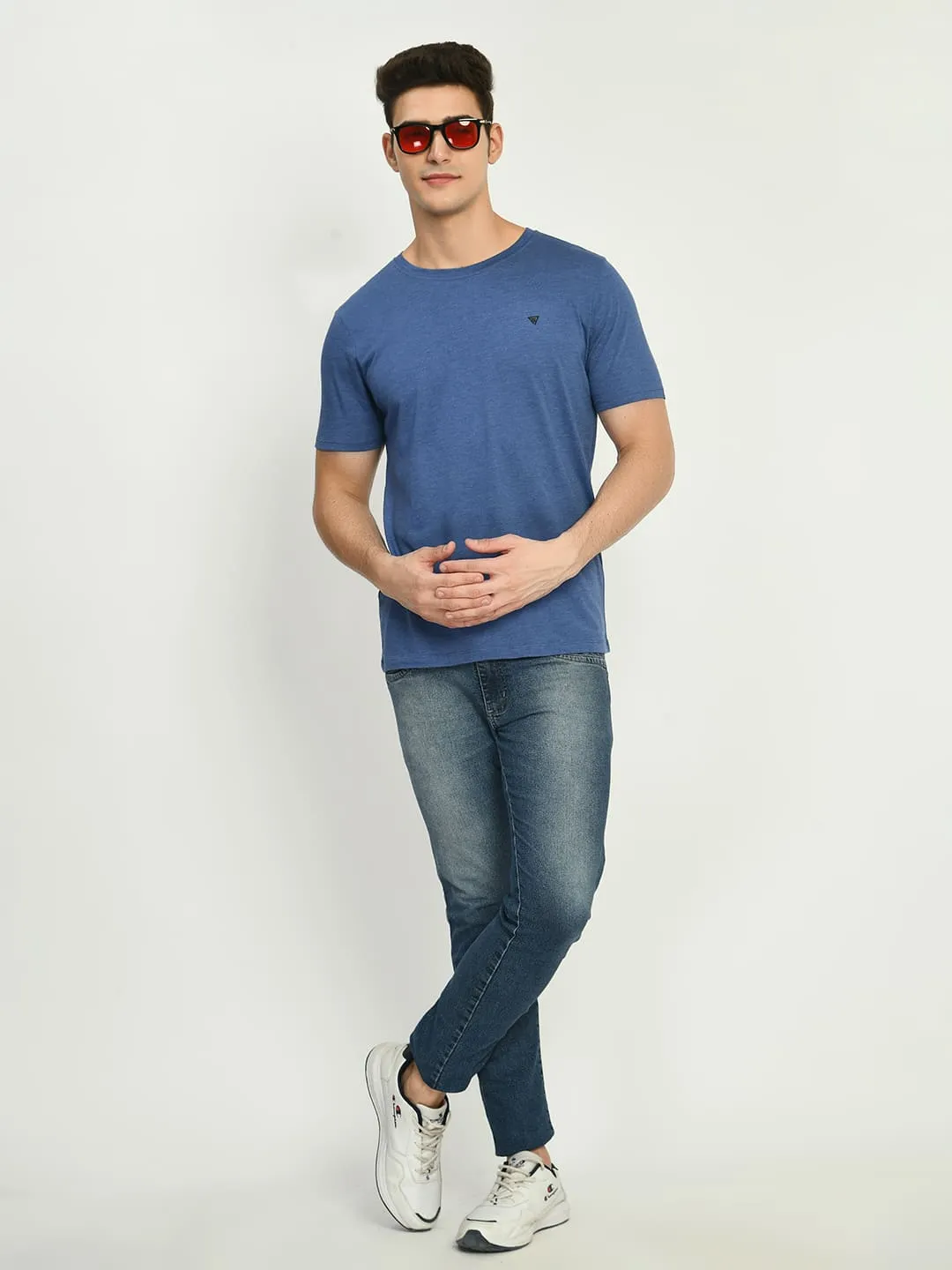 Men's Blue Solid Round Neck T-Shirt