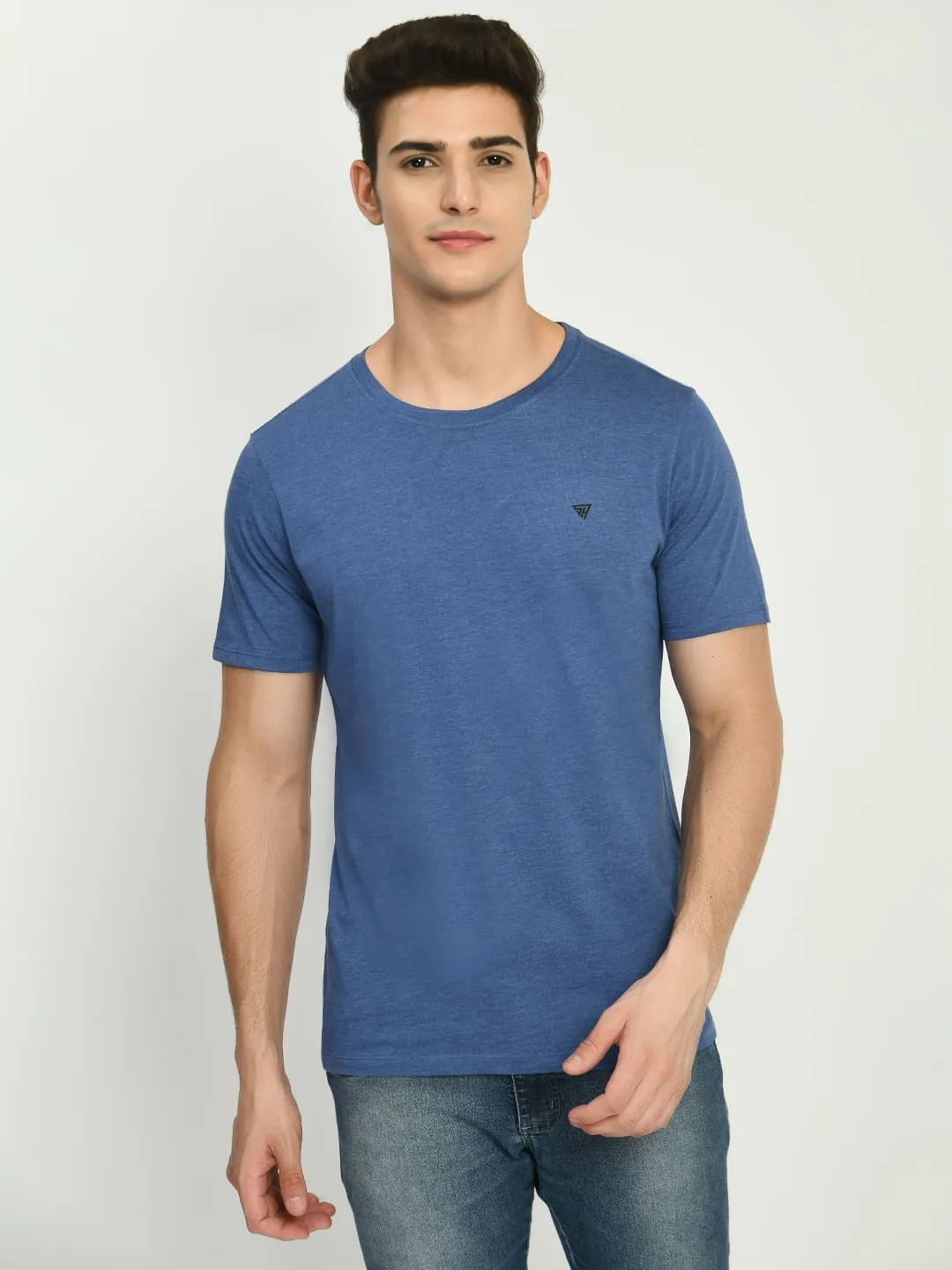 Men's Blue Solid Round Neck T-Shirt