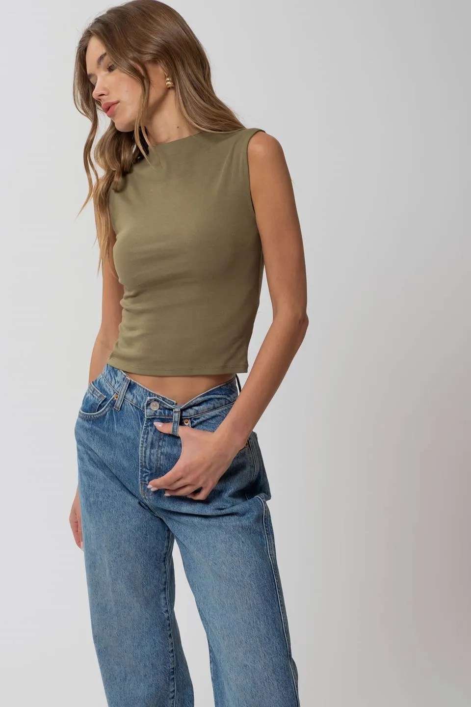 MOCK NECK SLEEVELESS CROPPED KNIT TOP