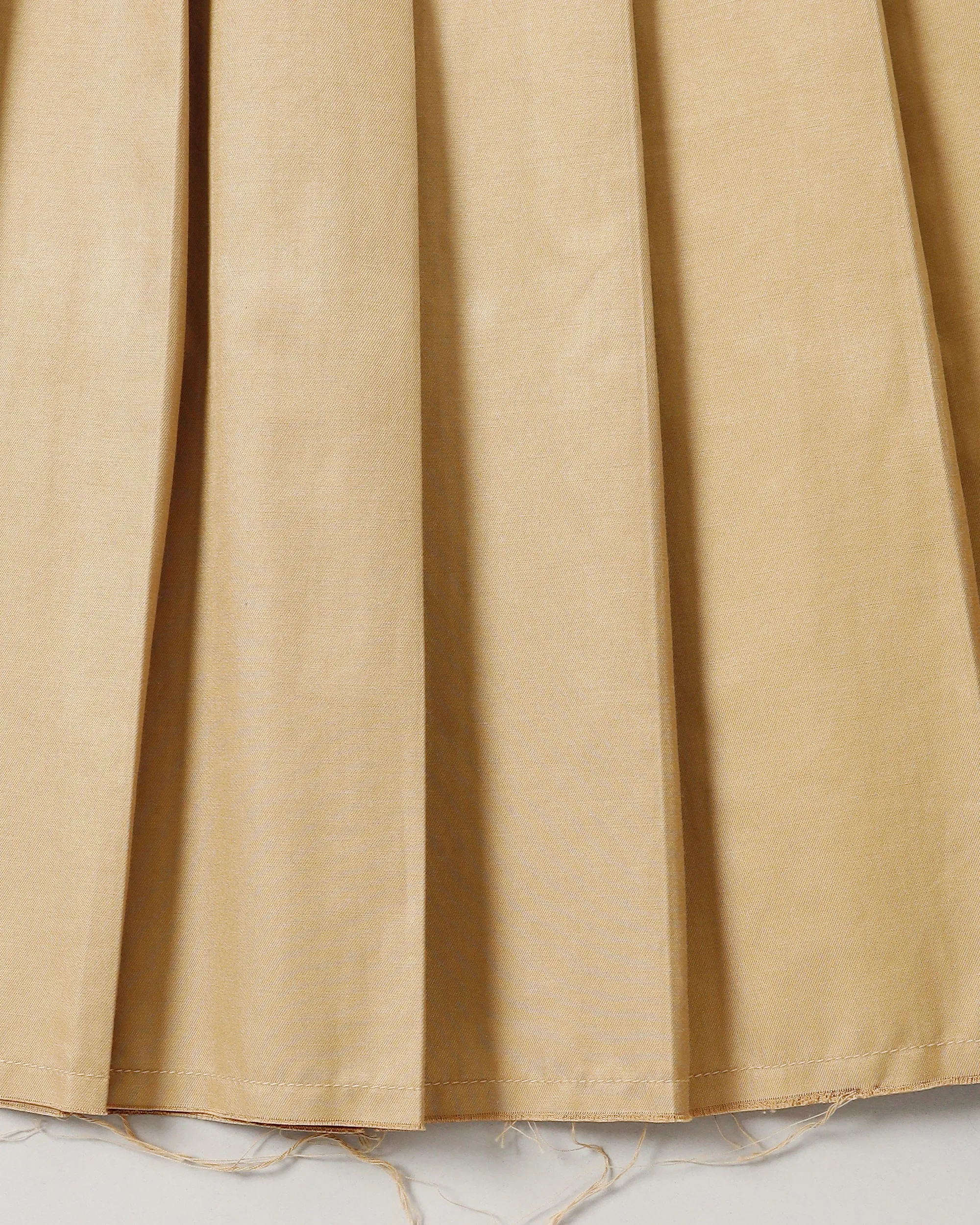 Pearl pleated skirt (beige)