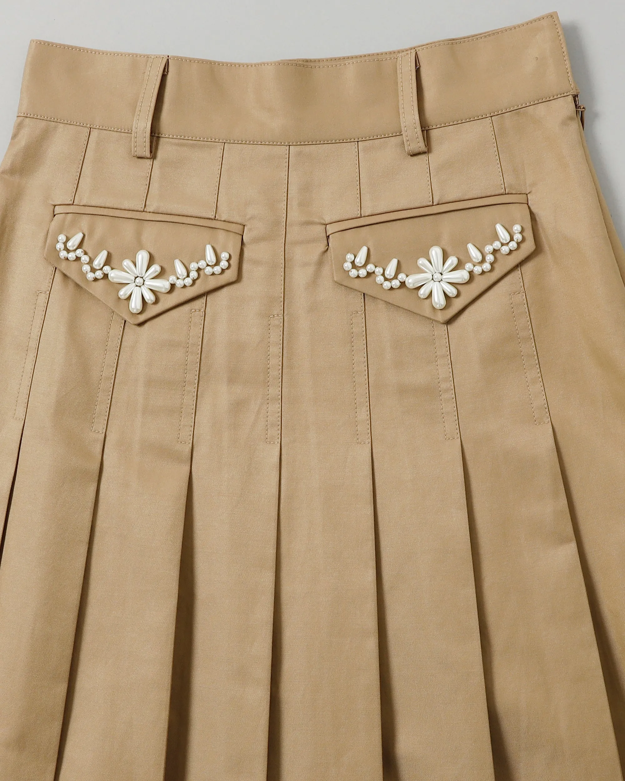 Pearl pleated skirt (beige)