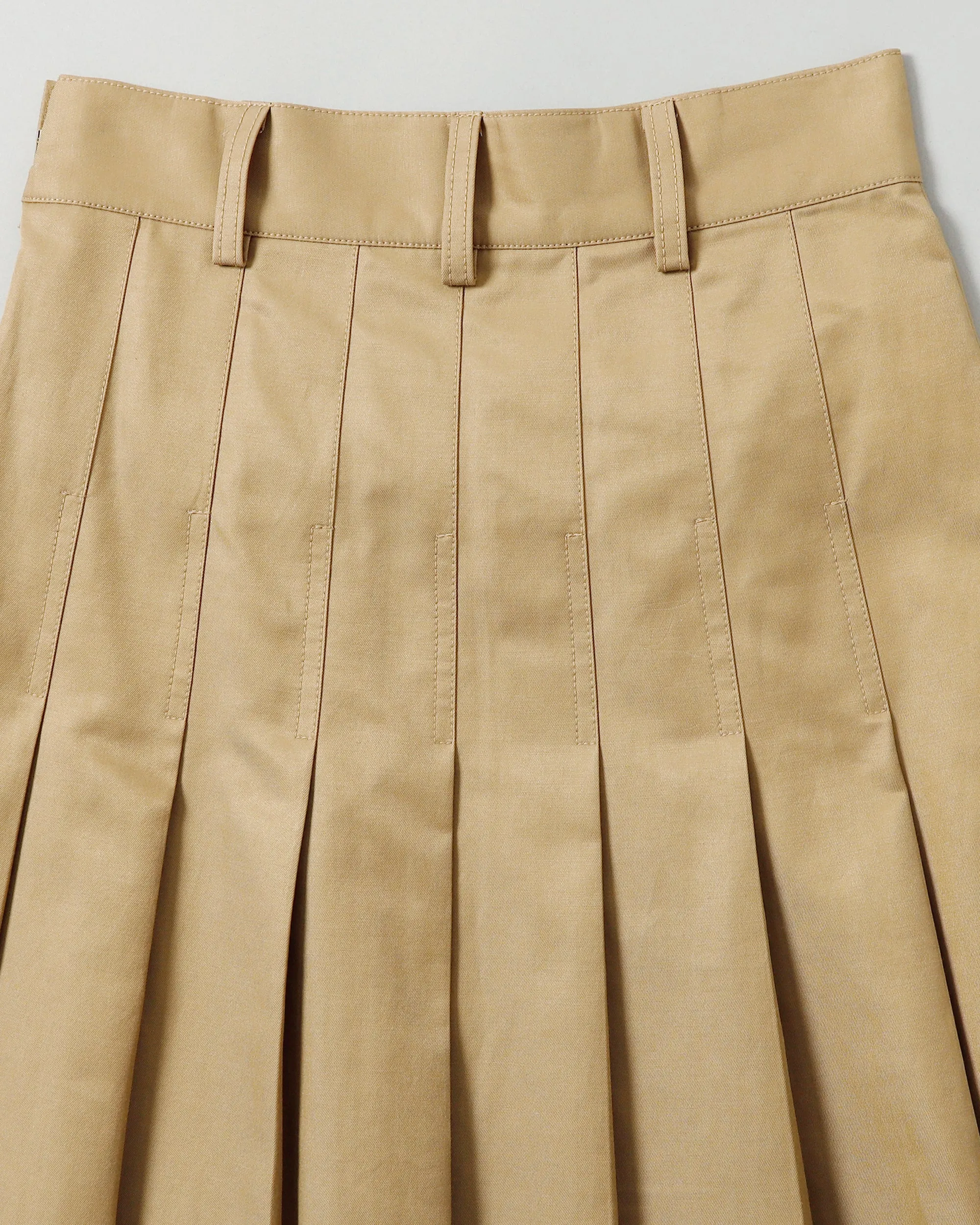 Pearl pleated skirt (beige)