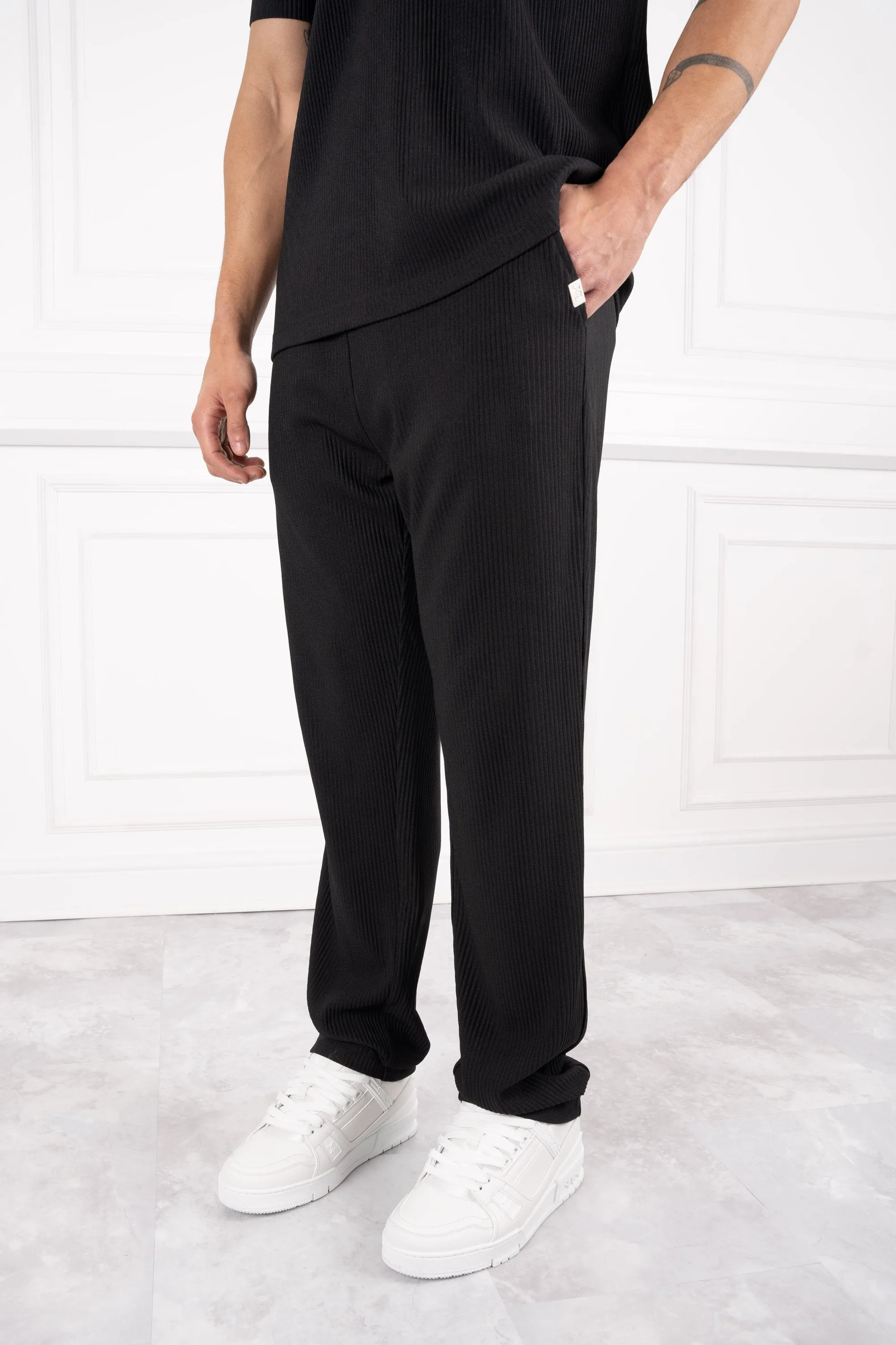 Pleated Pants - Black