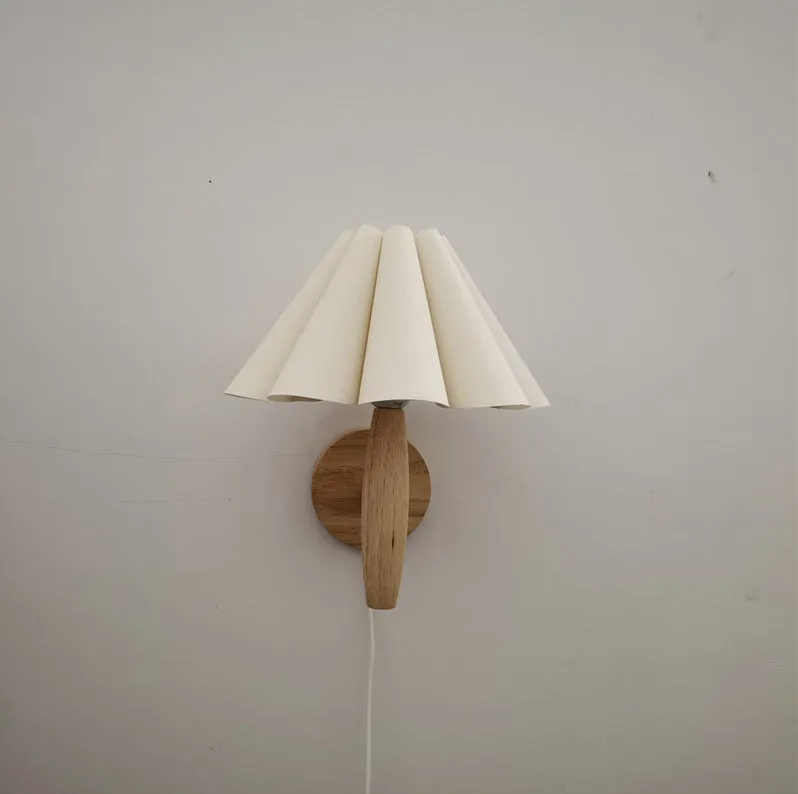 Plug-in Pleated Wall Lamp