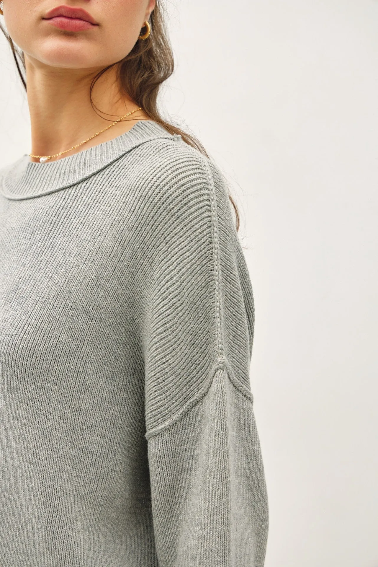 RIBBED KNIT SWEATER