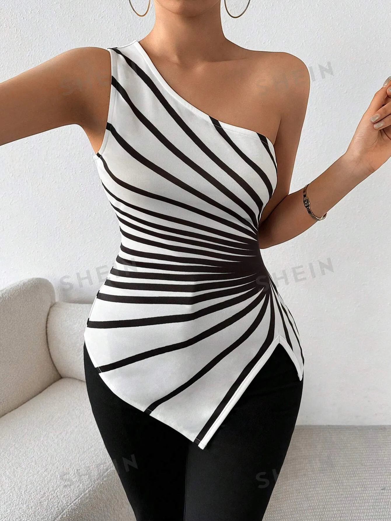 SHEIN Priv̩ Striped Print One Shoulder Asymmetrical Top