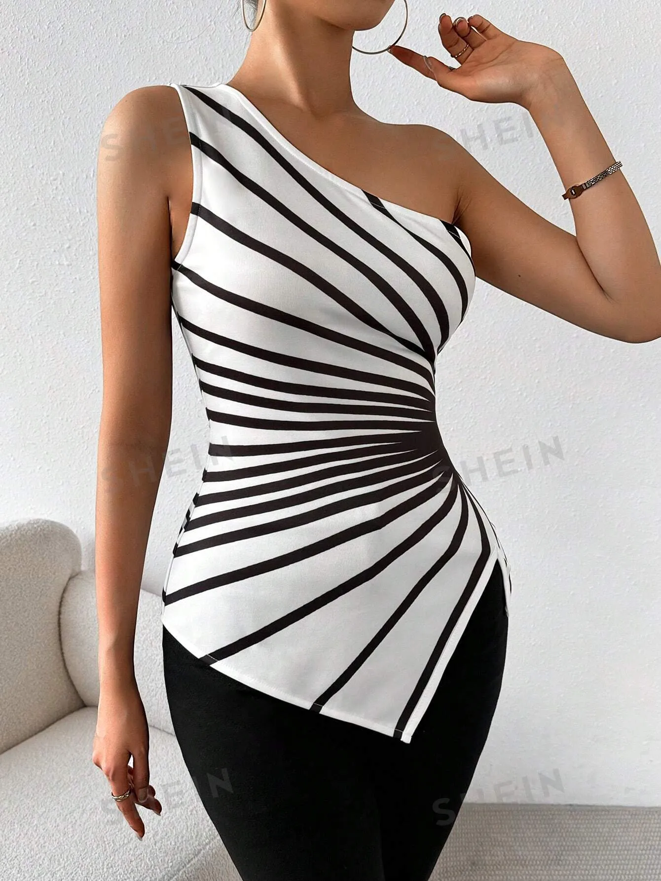 SHEIN Priv̩ Striped Print One Shoulder Asymmetrical Top