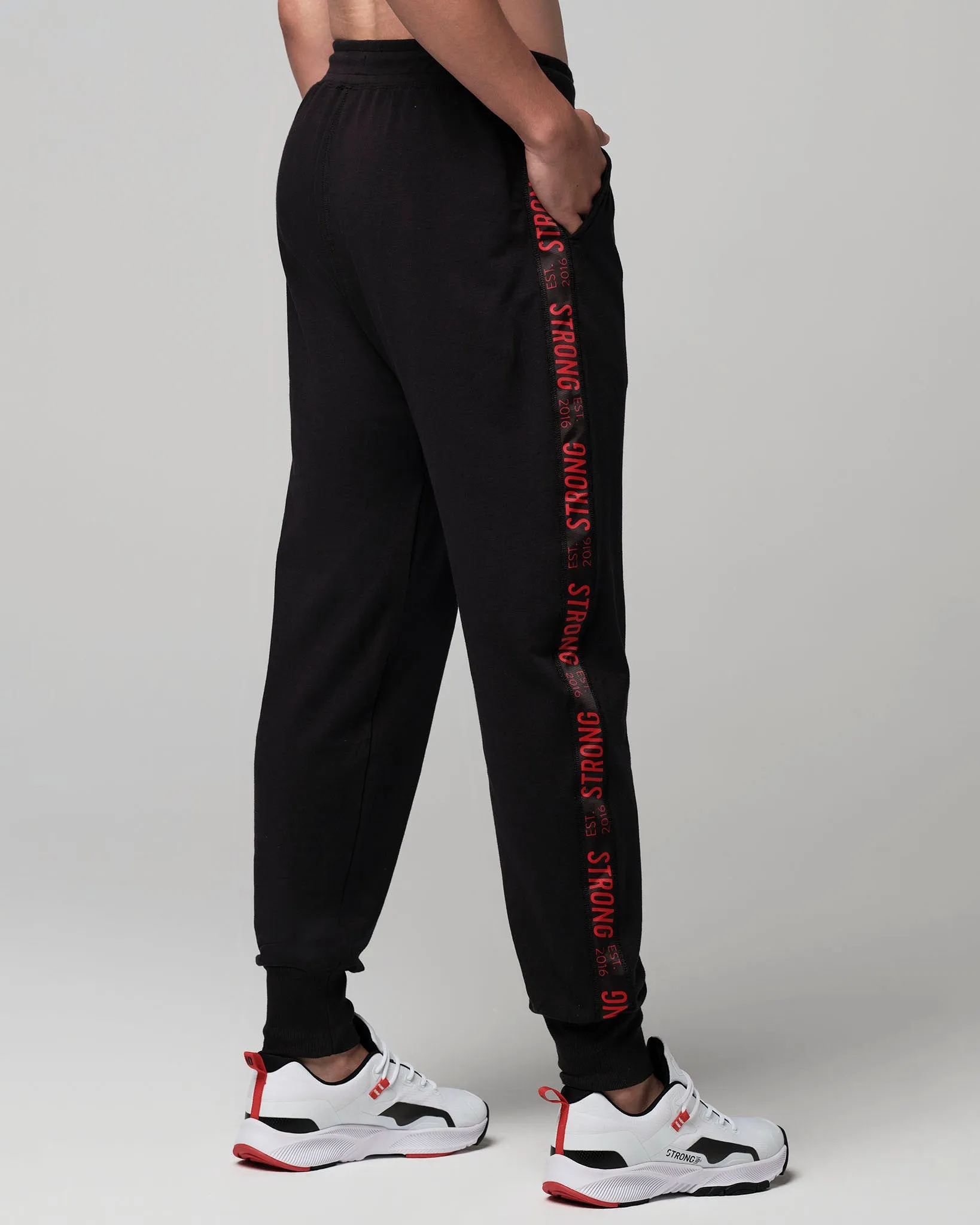 STRONG iD Jogger Sweatpants