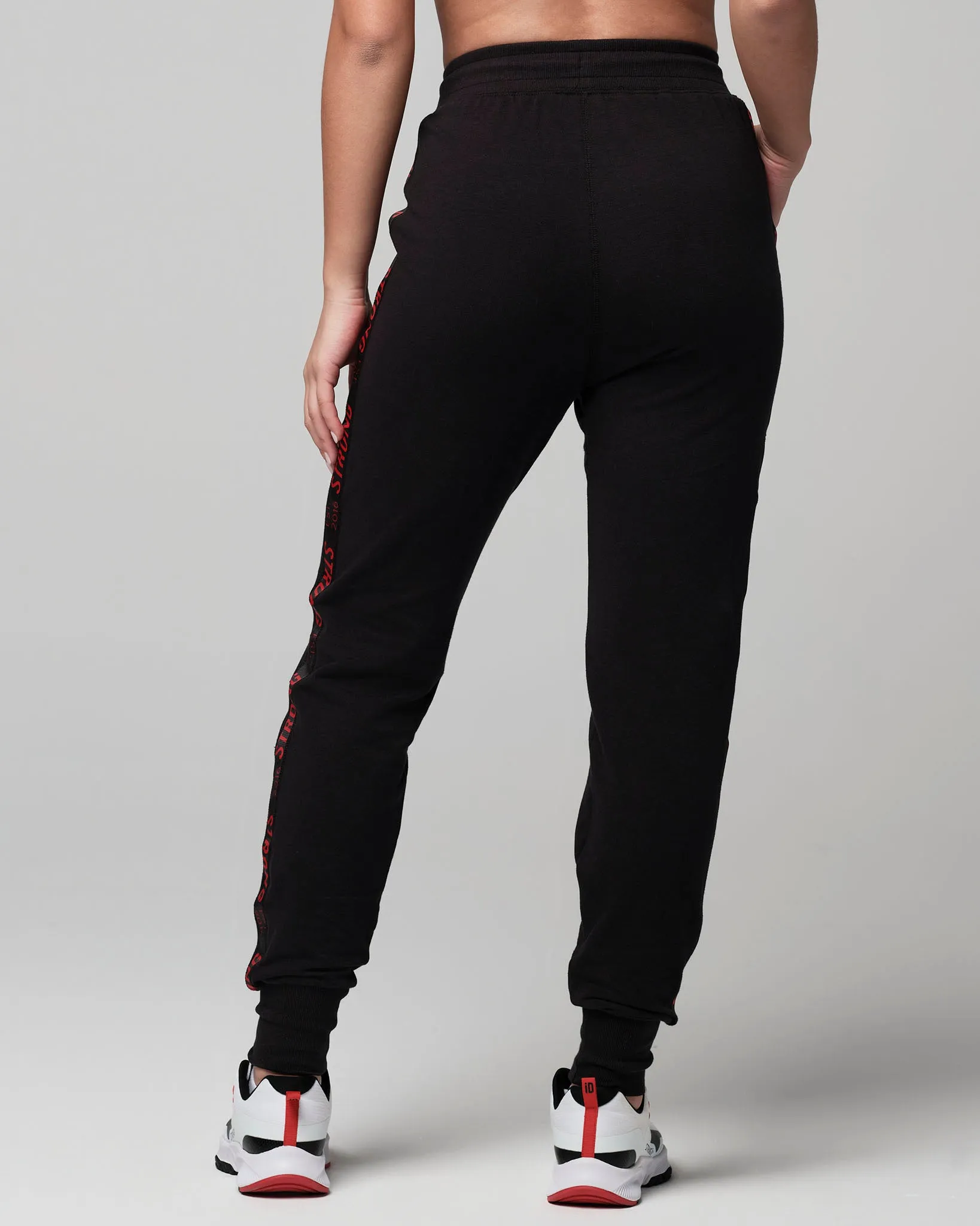 STRONG iD Jogger Sweatpants