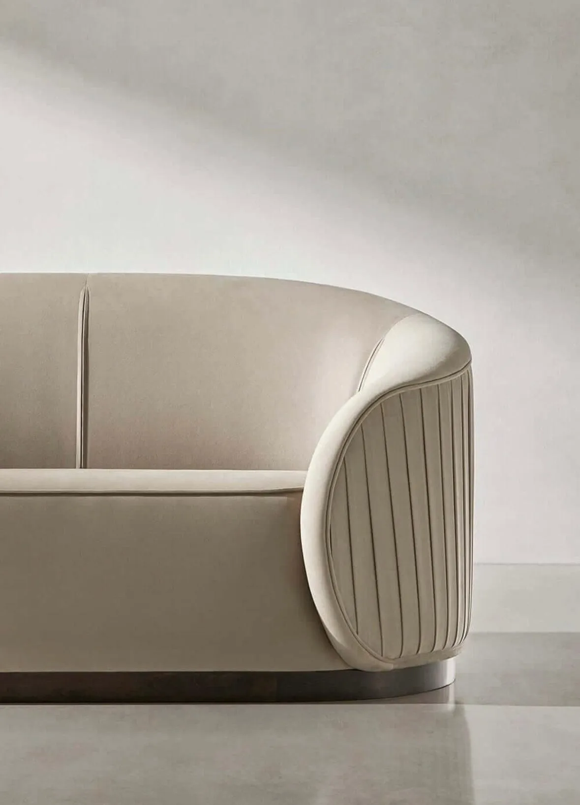 Verona Scratch Resistant Curve Sofa