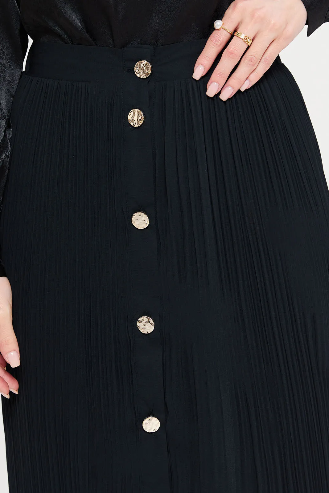 Women Black Belted Pleated Skirt